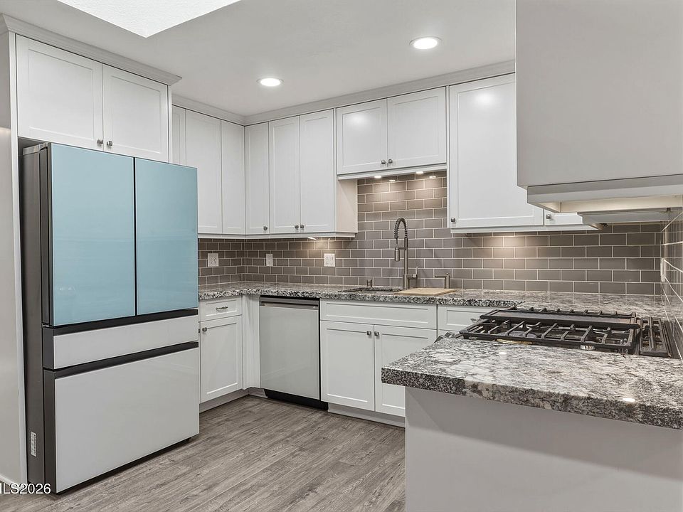 1st image of 3260 Heights Dr