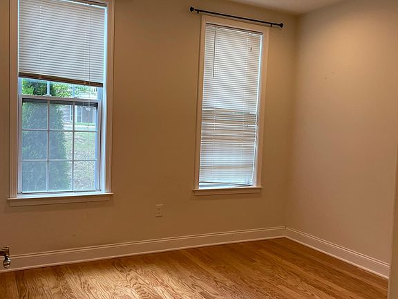 3rd image of 102 Corning Fairbanks Way