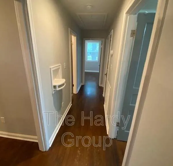 934 McKellar Dr — Photo 12