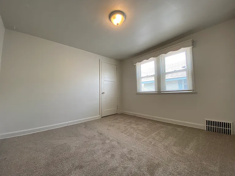 1438 S 78th St — Photo 4