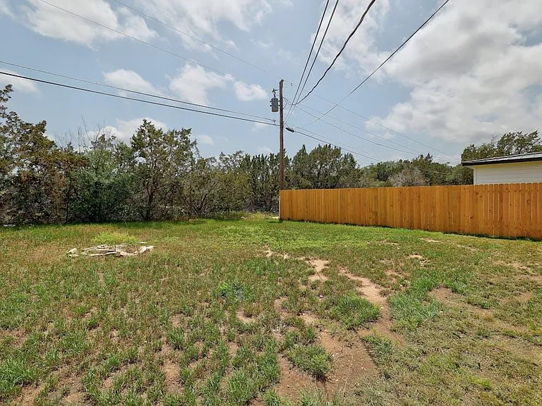 5211 Thunderbird #B — Photo 14