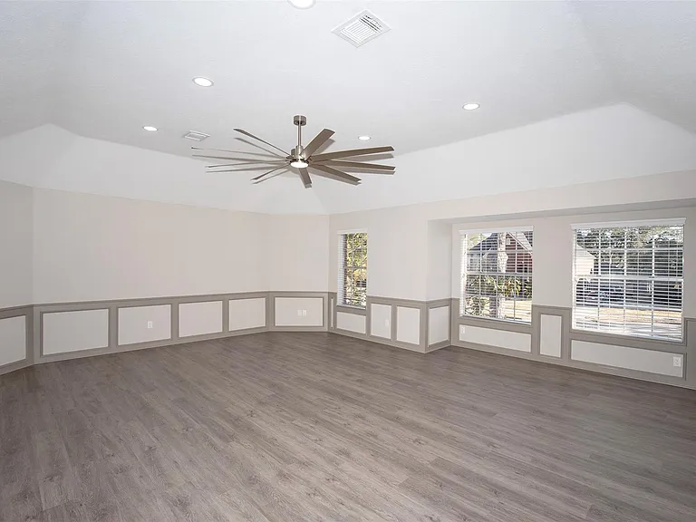 2108 Olympic Dr — Photo 31