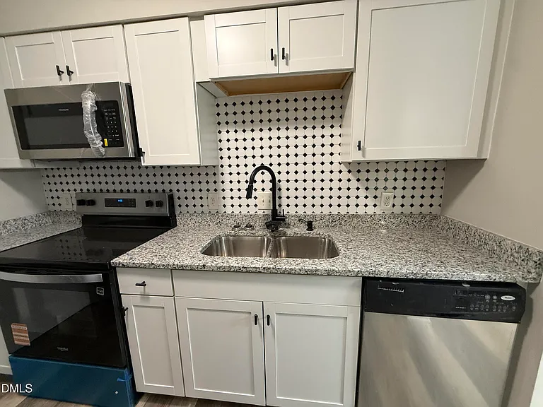 1114 Schaub Dr #I — Photo 2