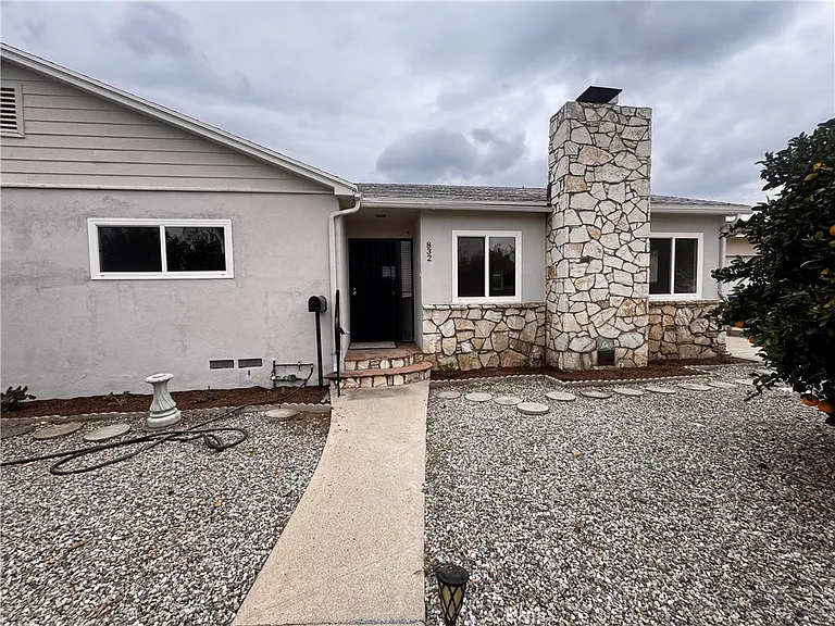 832 W Granada Ct — Photo 4
