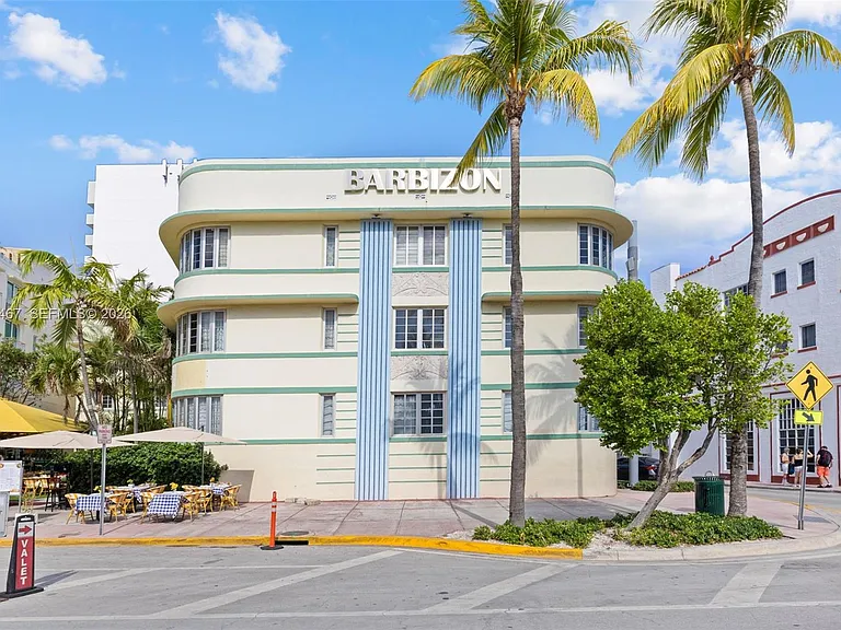 530 Ocean Dr #108 — Photo 30