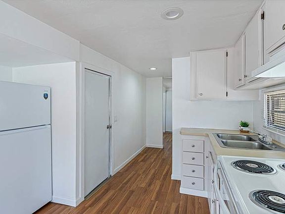 4th image of 5445 N Shannon Rd #13