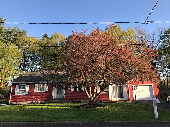 4th image of 9 Circle Dr