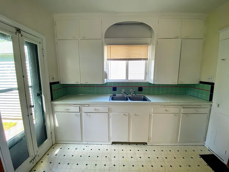 1301 North Ave NE — Photo 6
