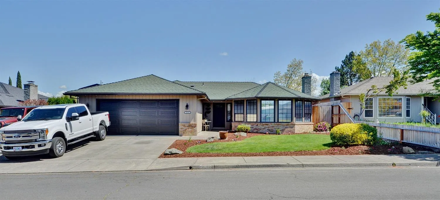 2512 Powell St photo 1