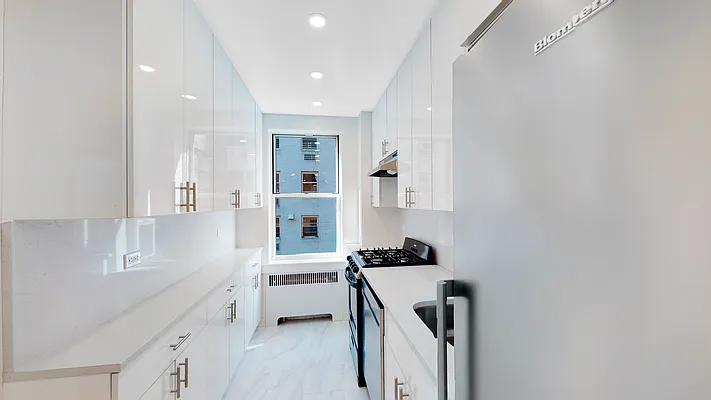 Rented by R New York | media 2