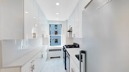 Rented by R New York