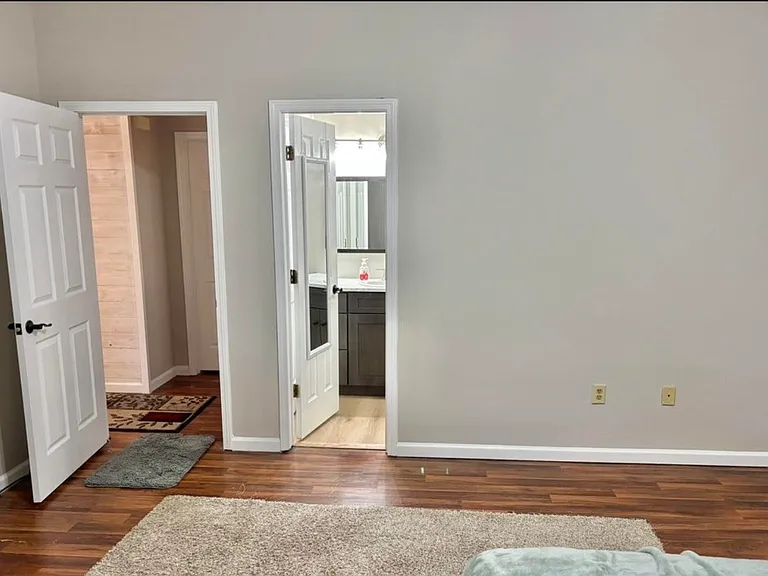 1023 Justus Dr — Photo 5