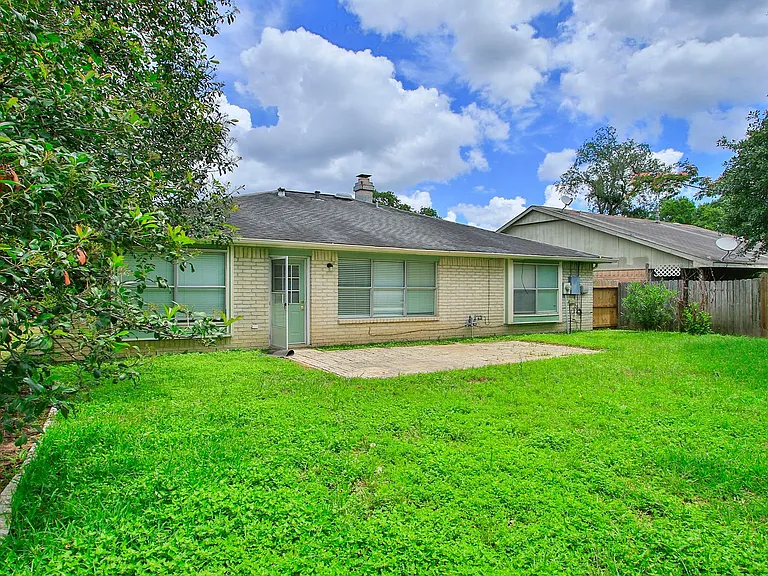 18531 Lippizaner Dr — Photo 29