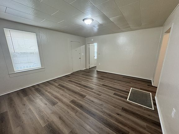 3rd image of 333 Q St APT 1