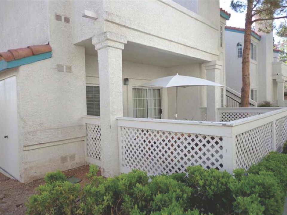 Spacious Patio