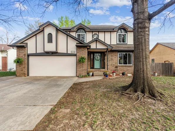 1137 N Manchester Ct, Wichita, KS 67212