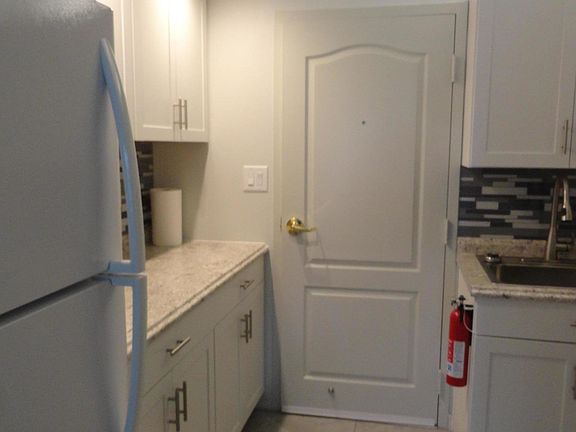 4th image of 2180 Country Club Dr APT 117