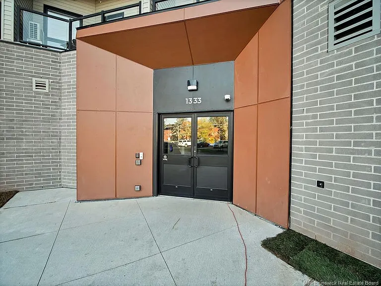 1333 Main St #414 — Photo 9