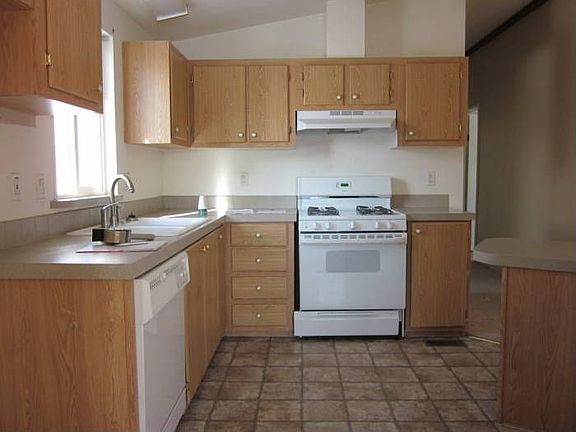 3rd image of 5012 W Crownpointe Dr