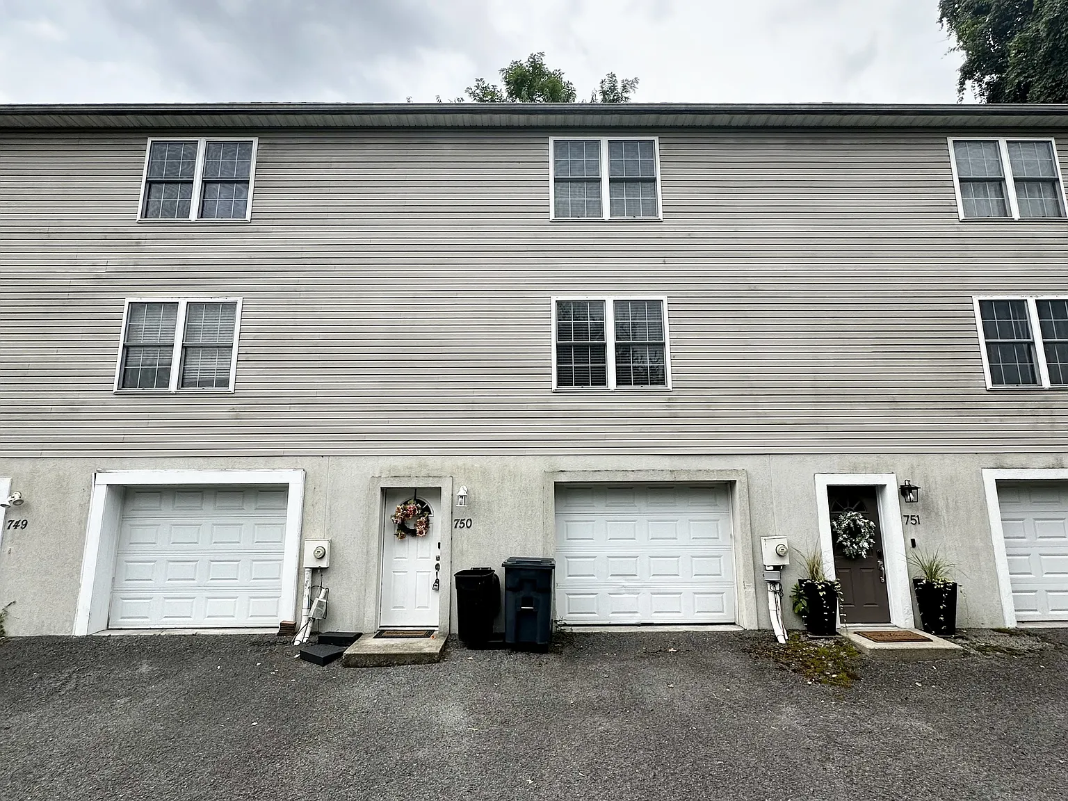 750 Erow Avenue - 1 — Photo 1
