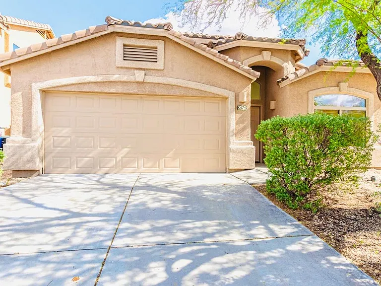 8475 S Otis Dr — Photo 3