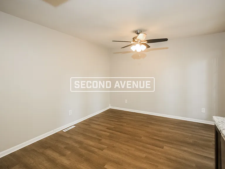 11032 N Harrison St — Photo 12