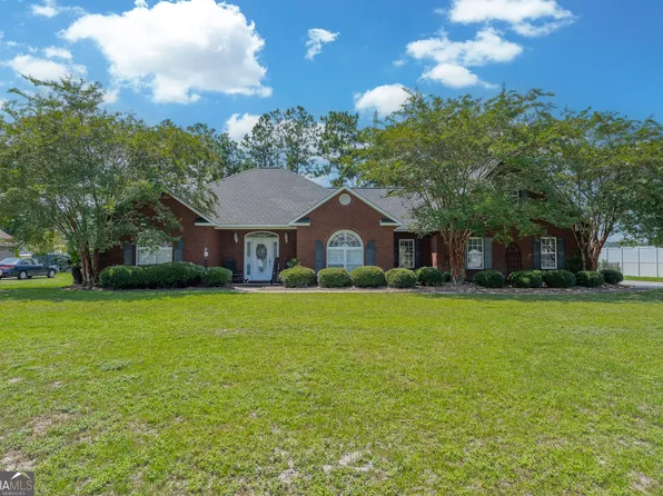 851 Carriage Ln, Waycross, GA 31503