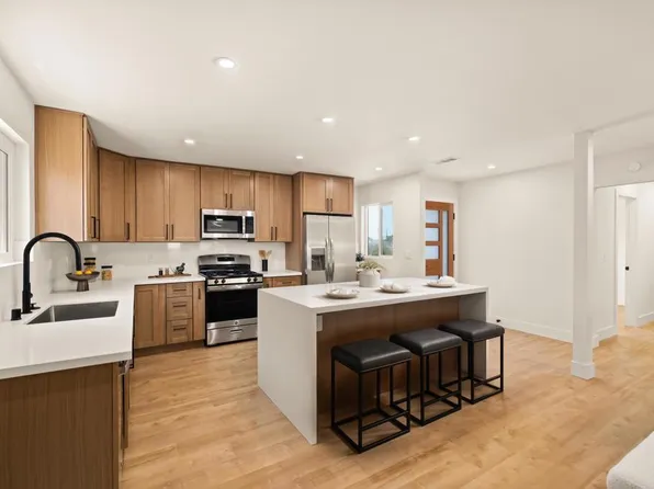 101 Coolwater Dr, San Diego, CA 92114
