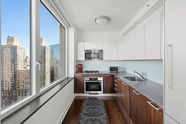 Sold by Compass | media 5