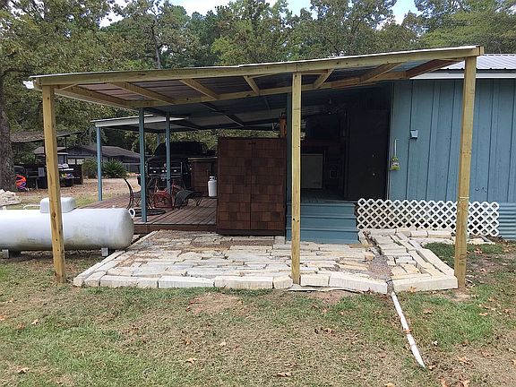 5th image of 181 Honeysuckle Rd