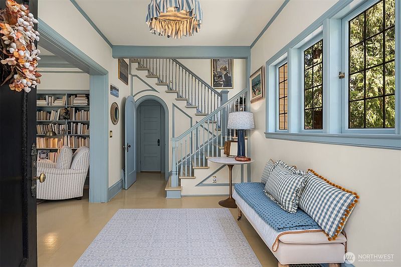 5th image of 131 Madrona Place E
