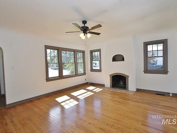 4th image of 191 SW 5th Ave