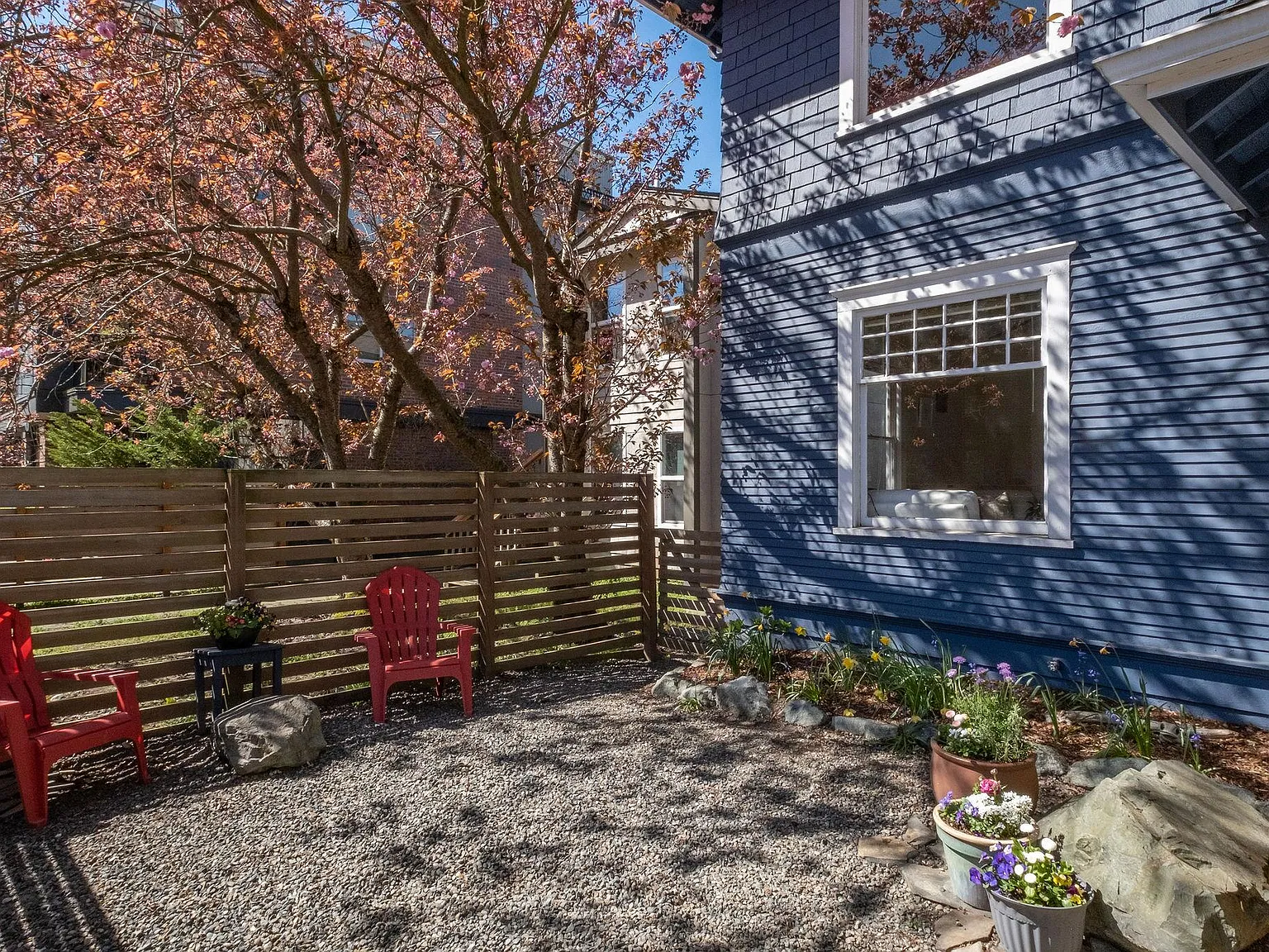 1 bed, 1050 sqft, $1,995 — Photo 2