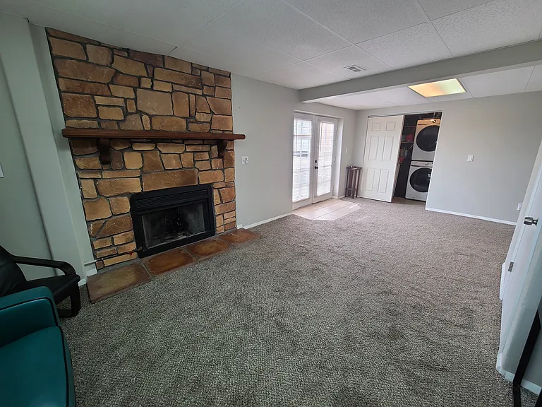940 W Red Oaks Dr #2 — Photo 2