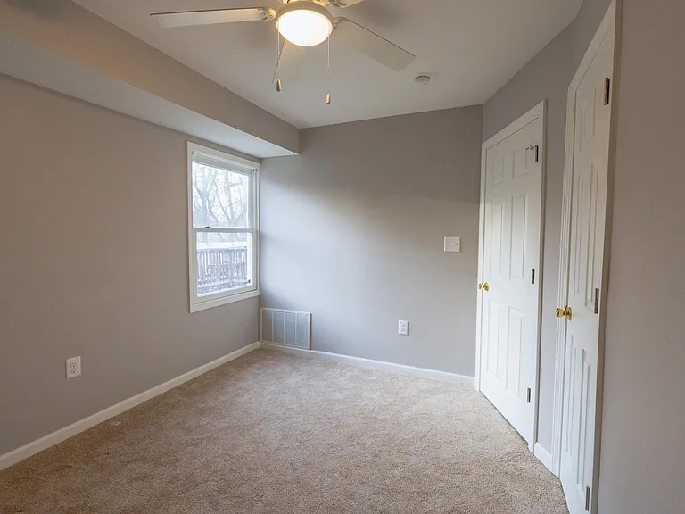 7712 N Spring Ln — Photo 12