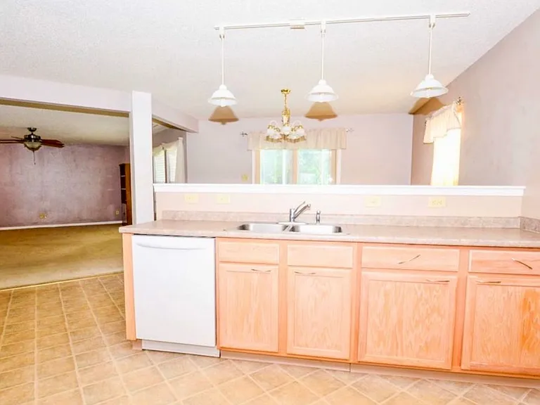 4182 Fletcher Dr — Photo 11