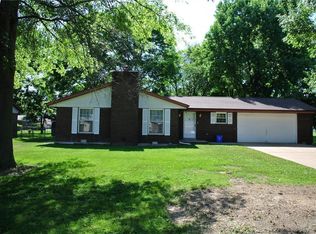 321 S Country Village Ln, Hecker, IL 62248