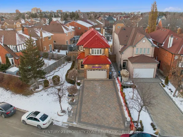 2565 Scarth Ct, Mississauga, ON L5M 5L2