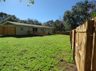 1945 Live Oak Dr, Fruitland Park, FL 34731