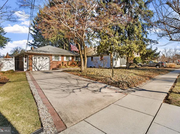 42 Park Dr, Cherry Hill, NJ 08002