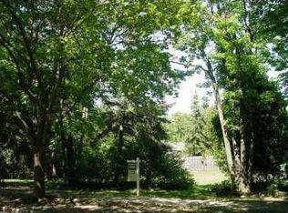 1064 Idema Dr SE, East Grand Rapids, MI