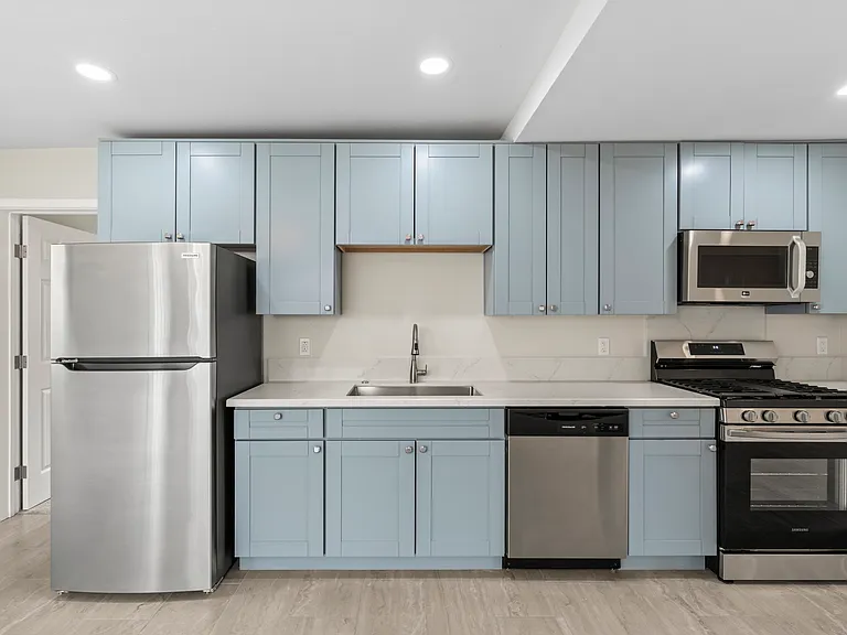 153 Dahlia Ave — Photo 6