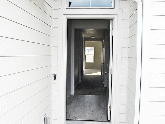 Covered entry way