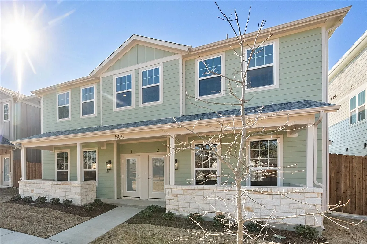 Building Photo - 506 E Kimball St #2