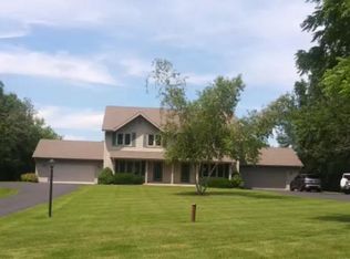 N56W34822 Lake Dr, Oconomowoc, WI 53066