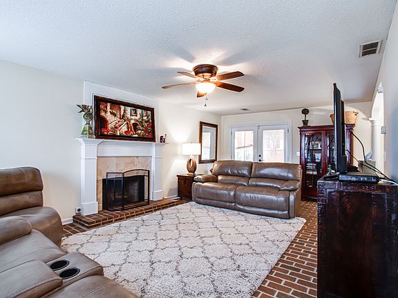 5th image of 715 Alex Ln