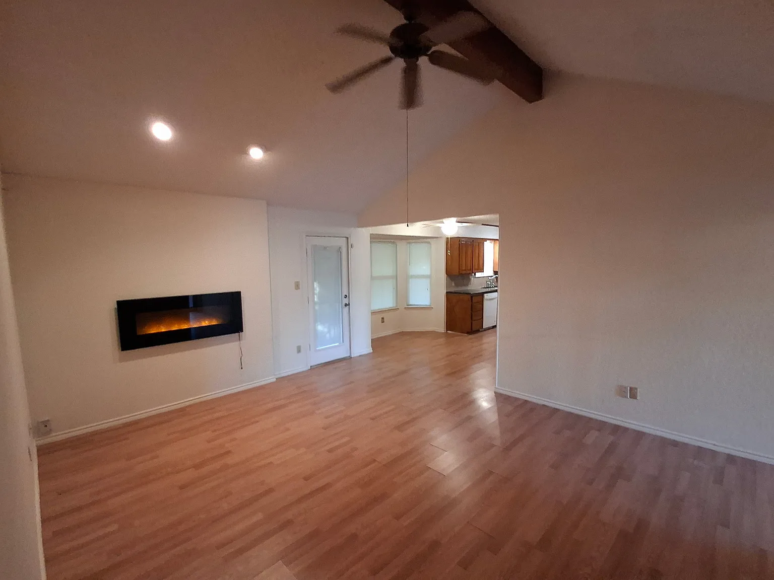 6034 Amy Circle — Photo 2