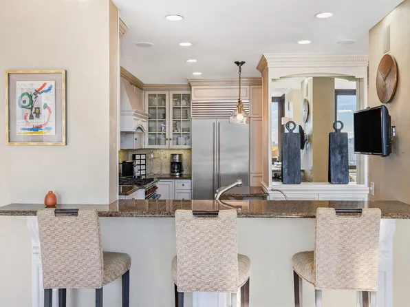 524 East 72nd Street image 13 of 30