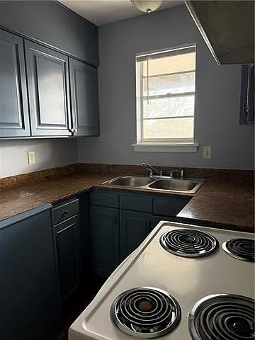 2 bed, 1.0 bath, 800 sqft, $1,195 — Photo 3