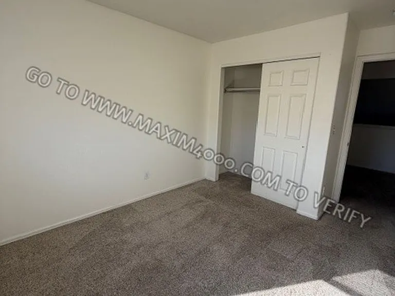 483 David Ct — Photo 13